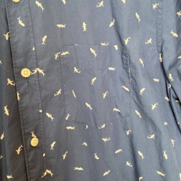 American Outfitters Men Blue All Over Shark Print Button Down Shirt Size XL - Picture 5 of 12